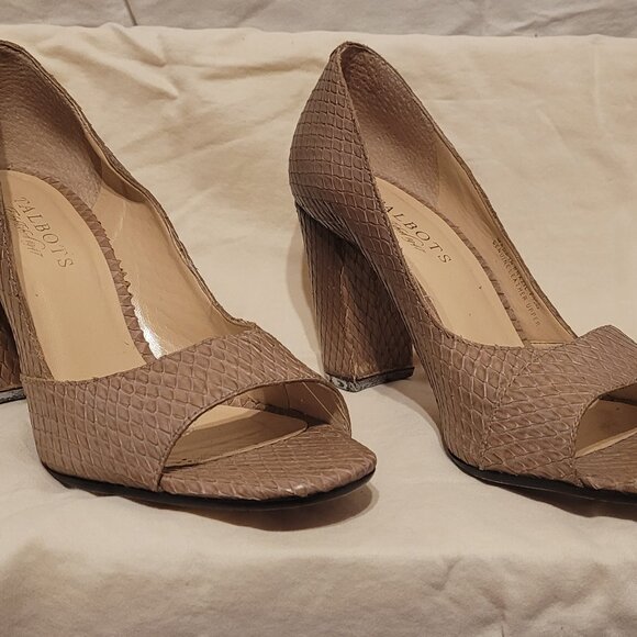 Talbots Gold Snake Skin Open Toe Leather 4 inch Heels size 7 1/2 - Picture 2 of 7